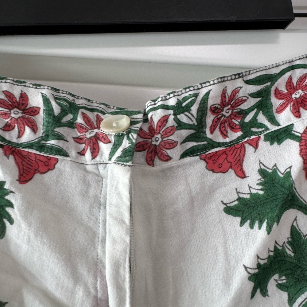Juliet Dunn White High-Waist Embroidered Shorts with Red & Green Floral - Picture 11 of 11